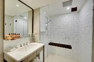 Premium Corner King Room